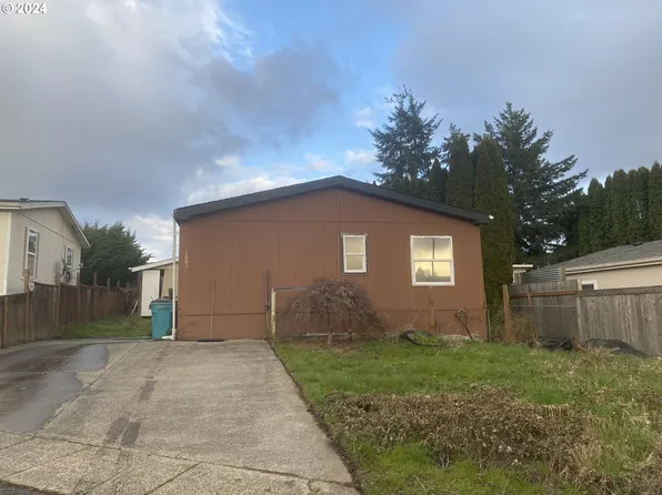 1009 W B Ave, La Center, WA 98629