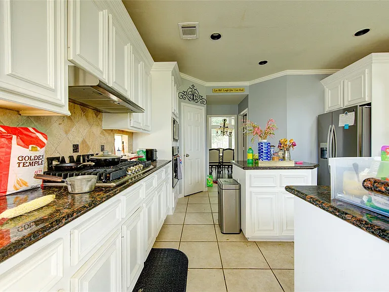 5911 Canyon Brook Ct — Photo 36