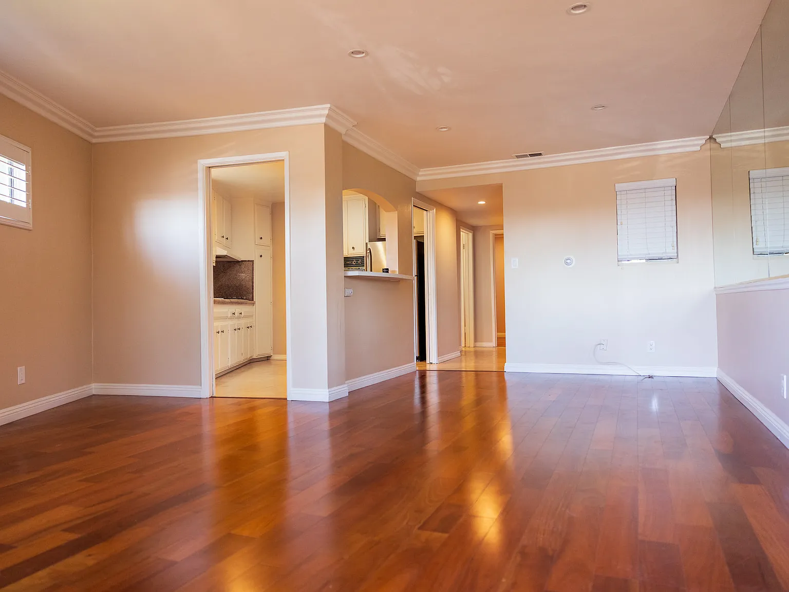 Laguna Pacifica — Photo 3