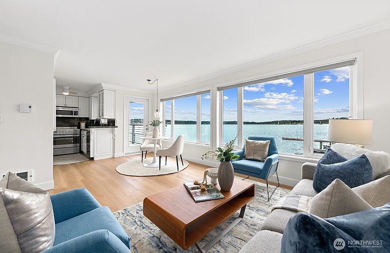 4th image of 334 Lakeside Avenue S #207