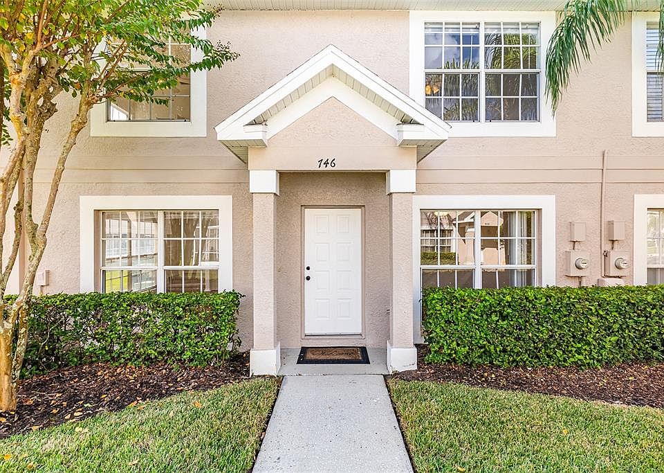 1st image of 746 KENSINGTON LAKE CIRCLE