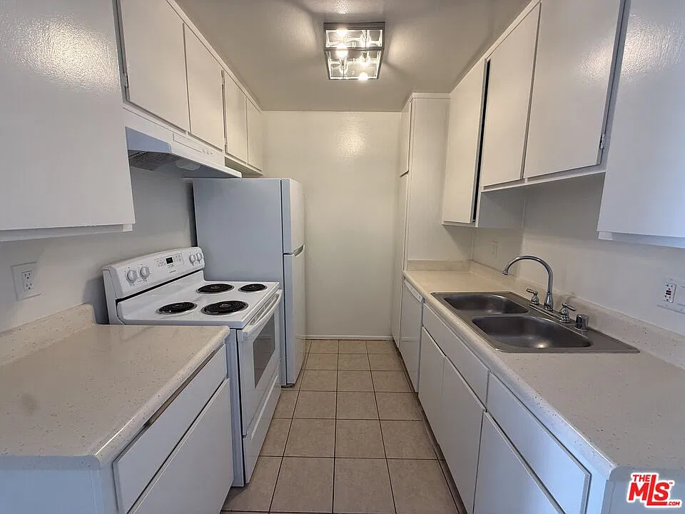 1 bed, 1.0 bath, 700 sqft, $2,300 — Photo 4