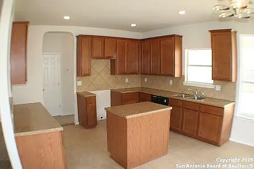 8027 Sheppard Knl — Photo 10