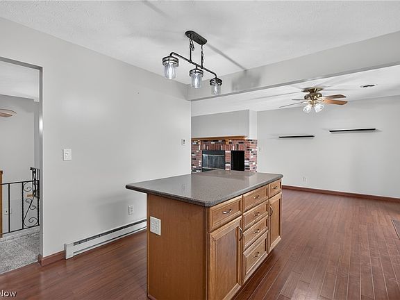 5th image of 571 Jeanette St