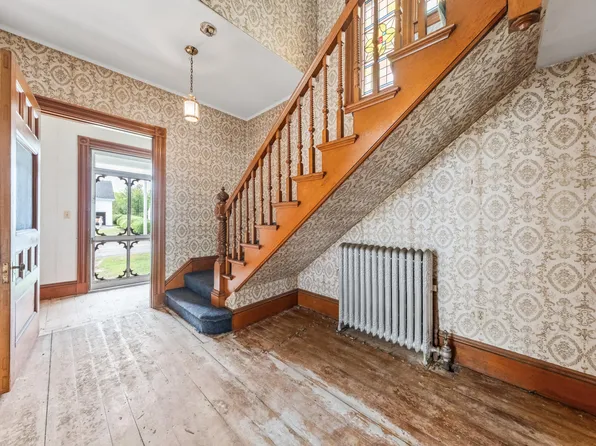 147 Talbot Avenue, Rockland, ME 04841