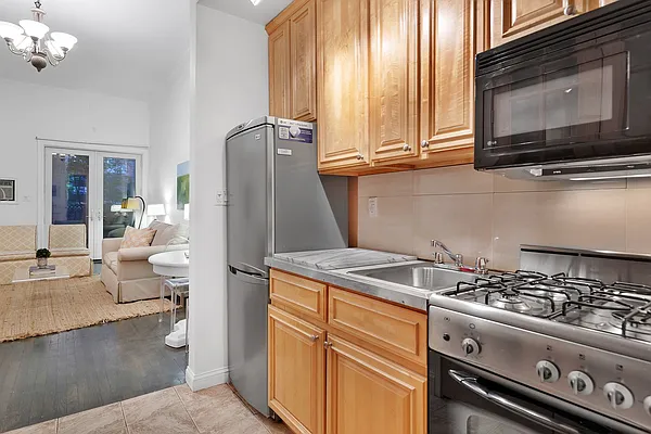 Sold by Cooper & Cooper Real Estate | media 17