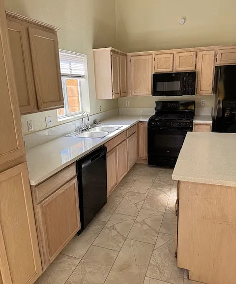 8305 Clearbreeze Ct — Photo 9