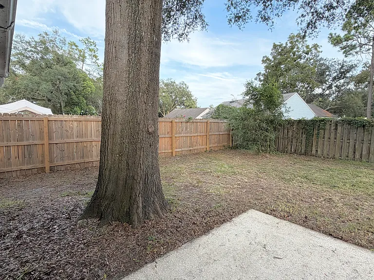 14174 Hampton Falls Dr N — Photo 50