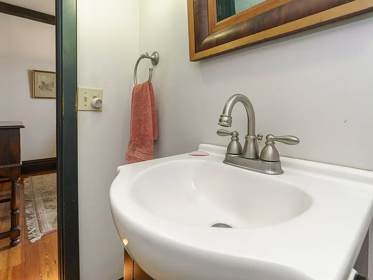 Unique 2 Bedroom in German Village — Photo 20