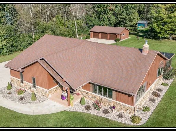 2036 N Mayflower Dr, Appleton, WI 54913