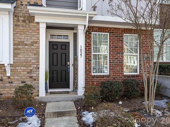 2nd image of 1027 Beatty Woods Dr