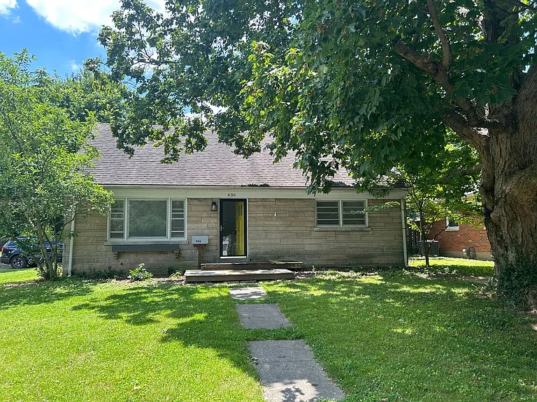 636 Cardinal Ln — Photo 31