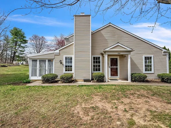1540 Cambridge Ct #U-0215, Palmyra, PA 17078
