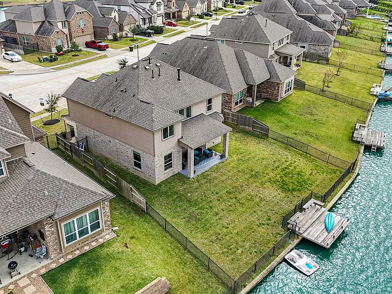 3723 Lake Varano Cir — Photo 42