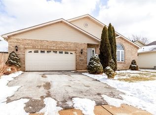 1215 Blackhawk Dr, University Park, IL