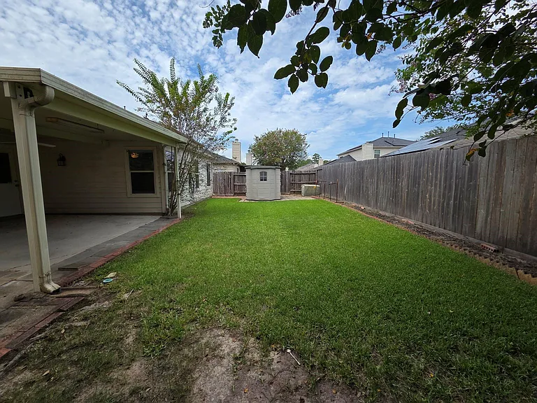 4702 Pin Oak Creek Ln — Photo 23