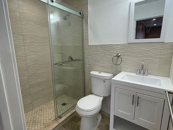 4th image of 179 N 4th St APT 2