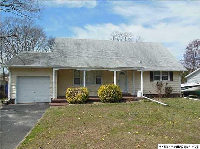 1st image of 718 Vaughn Ave
