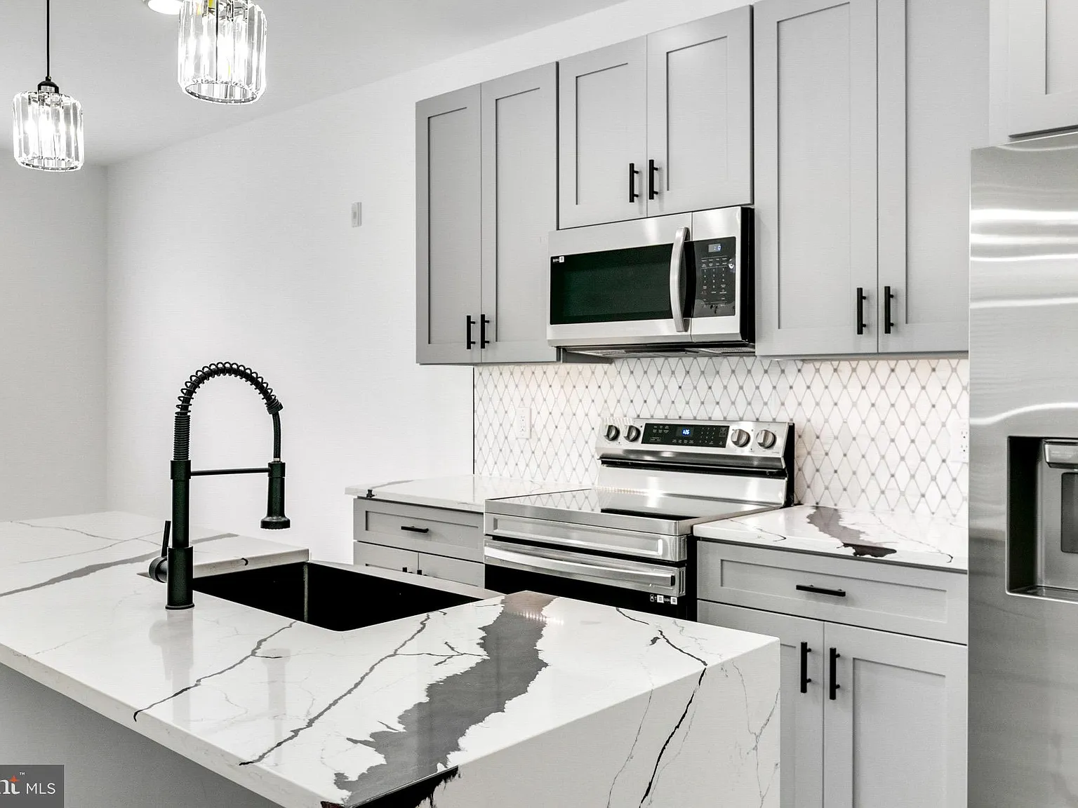 1 bed, 741 sqft, $1,350 — Photo 2