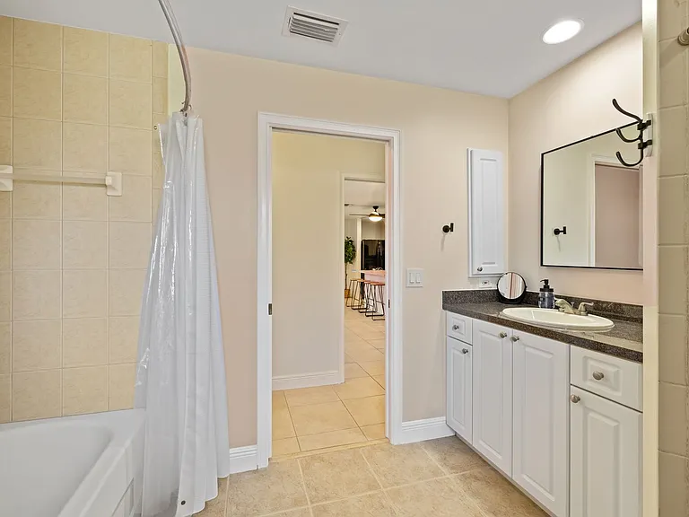 2309 SW 27th St — Photo 13