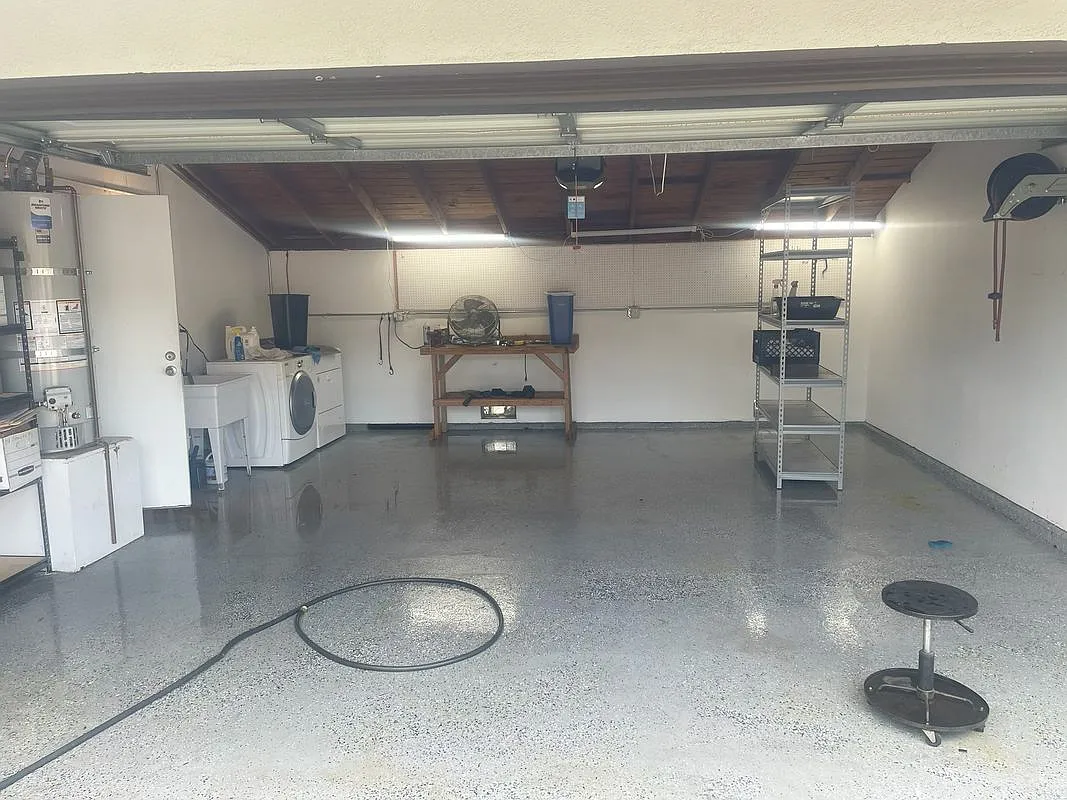 3 bed, 2.0 bath, 1300 sqft, $4,000 — Photo 4