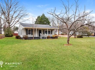 1825 Glenside Dr, Greensboro, NC 27405