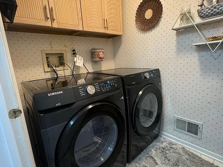 18 E Countryside Dr — Photo 8