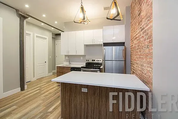 Rented by EXR | media 3