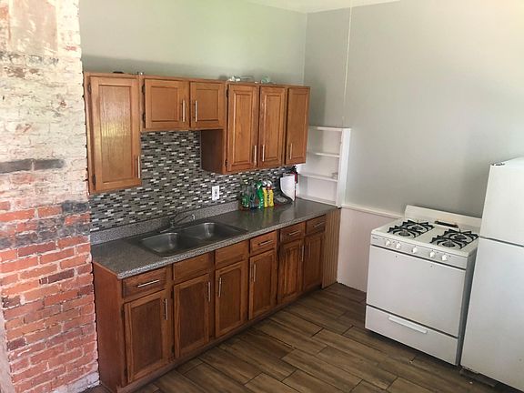 4th image of 419 Parkdale Ave #1