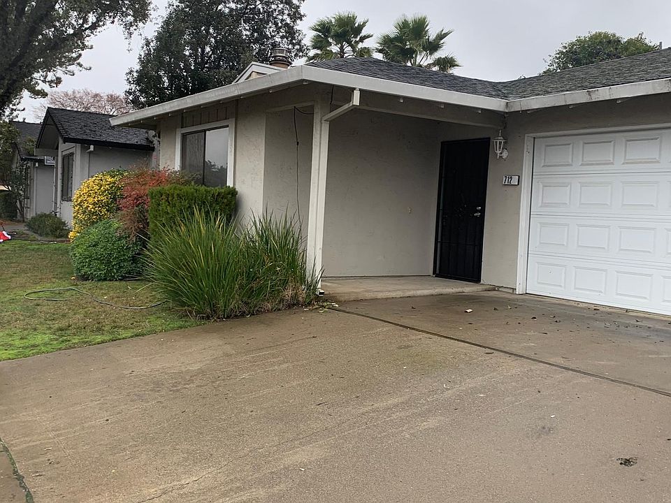 1st image of 712 Chenin Blanc Dr