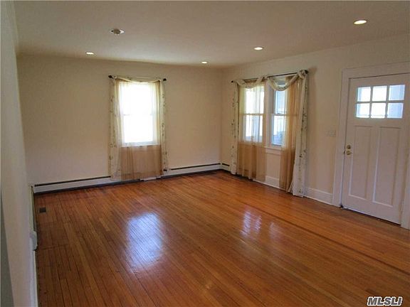 2nd image of 105 Washington Ave