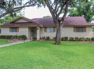1716 Rose Dr, Alice, TX 78332