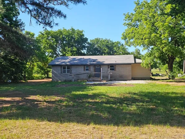 407325 Highway 266, Henryetta, OK 74438