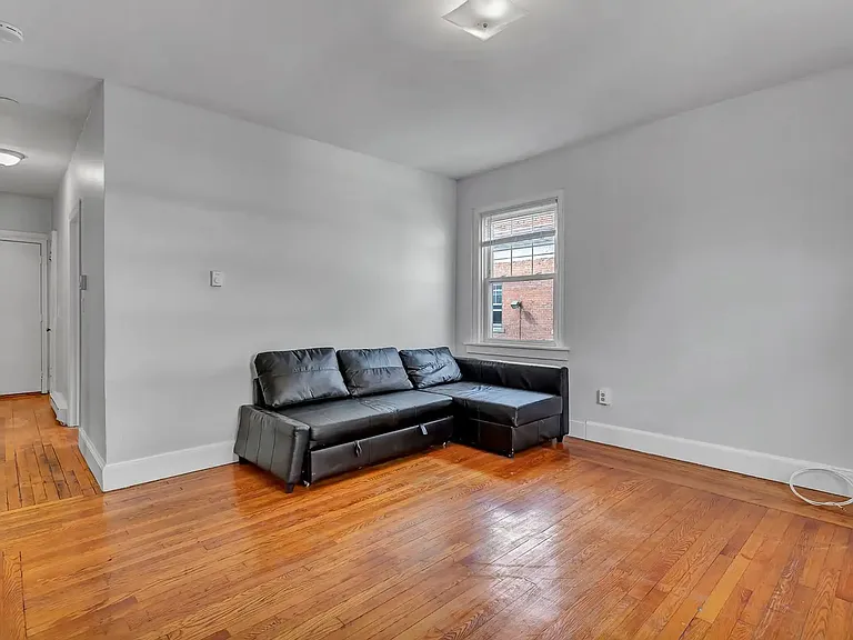 608-612 George St #12 — Photo 8
