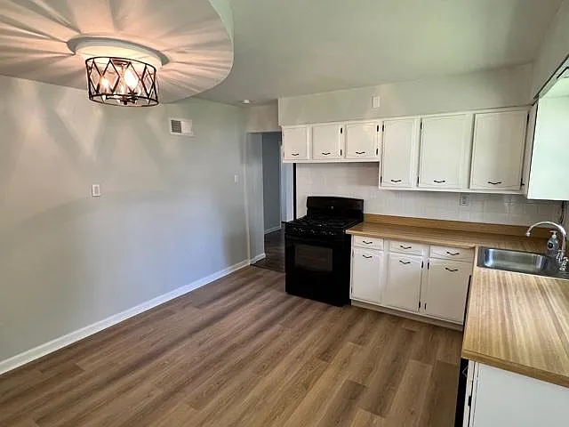 135 Pompano Ln — Photo 2