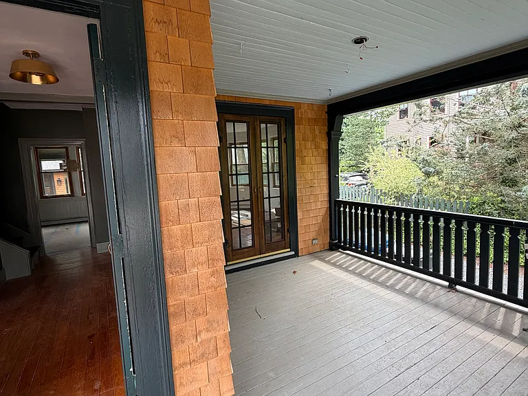 138 Arnold Ave — Photo 5