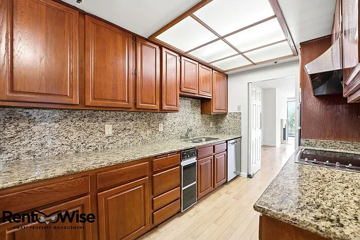 555 Laurel Ave #303 — Photo 14
