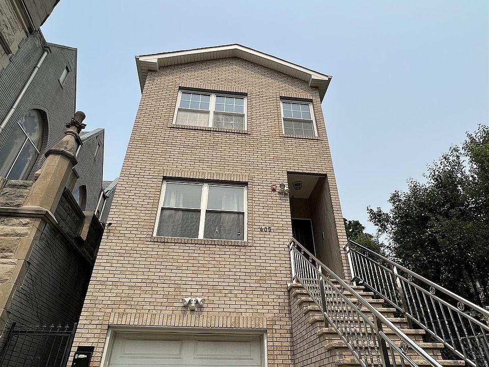 1st image of 605 Bergen Ave #3