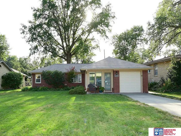 1575 Sunburst Ln, Lincoln, NE 68506