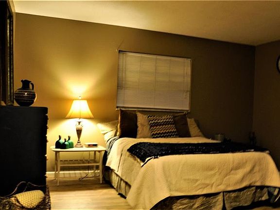 4th image of 231 Ivy Farm Ln