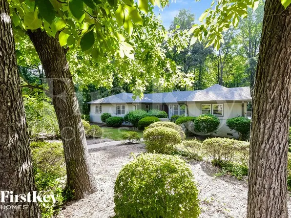 4609 Oakcliffe Rd, Greensboro, NC 27406