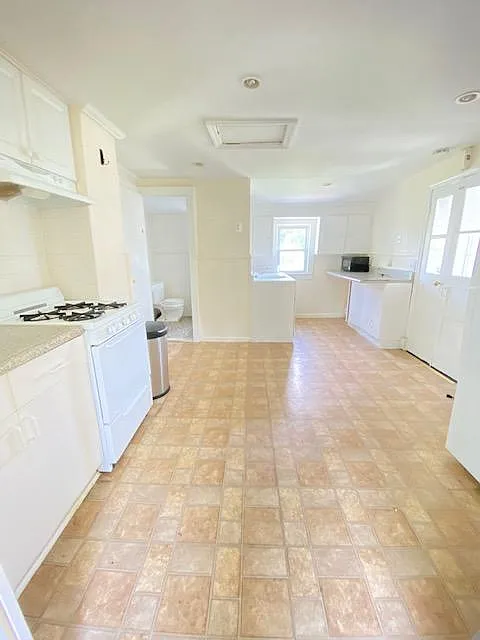 1 bed, $2,100 — Photo 2