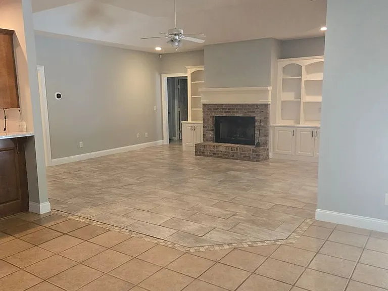 585 Cecily Dr — Photo 11
