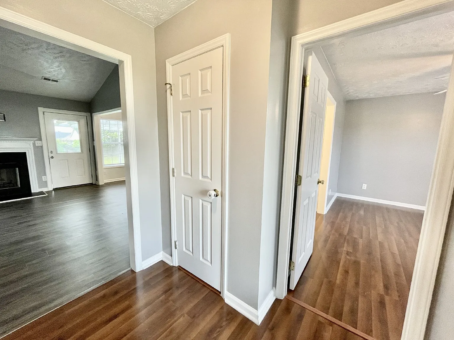 3 bed, 2.0 bath, 1100 sqft, $1,575 — Photo 2