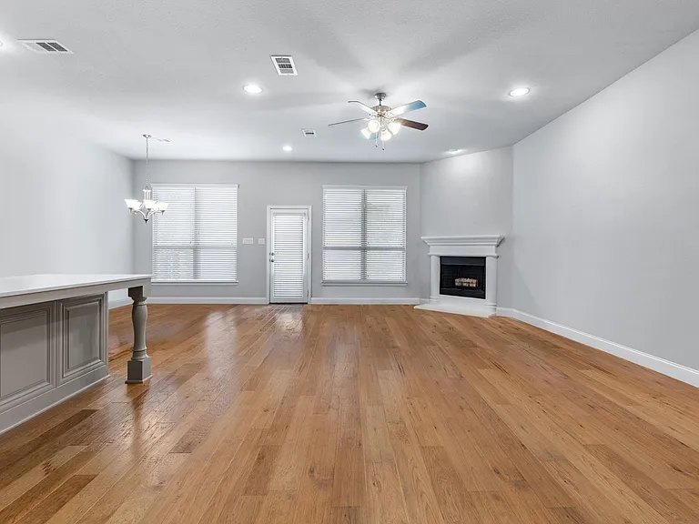 16613 Dry Creek Blvd — Photo 3
