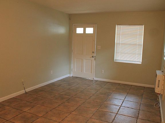 2nd image of 220 E 11th Ave