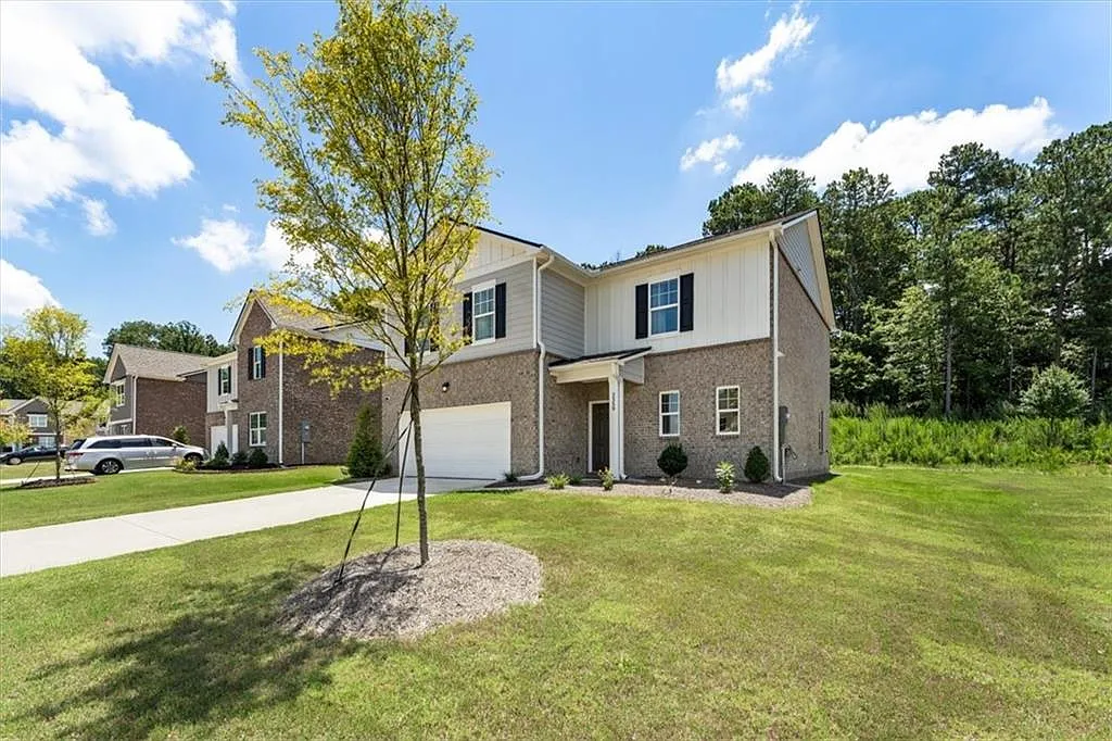 4 bed, 2.5 bath, 2464 sqft, $3,000 — Photo 4