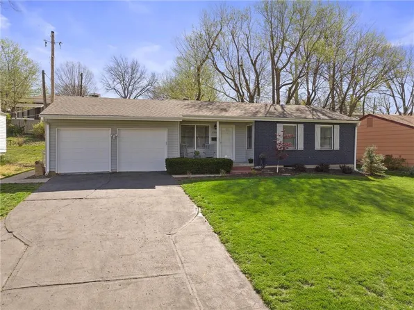 8735 Riley St, Overland Park, KS 66212