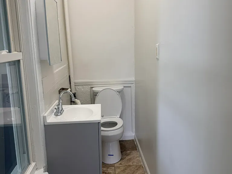 503-505 5th Ave #2 — Photo 8