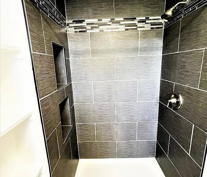 708 N Franklin St #6 — Photo 7